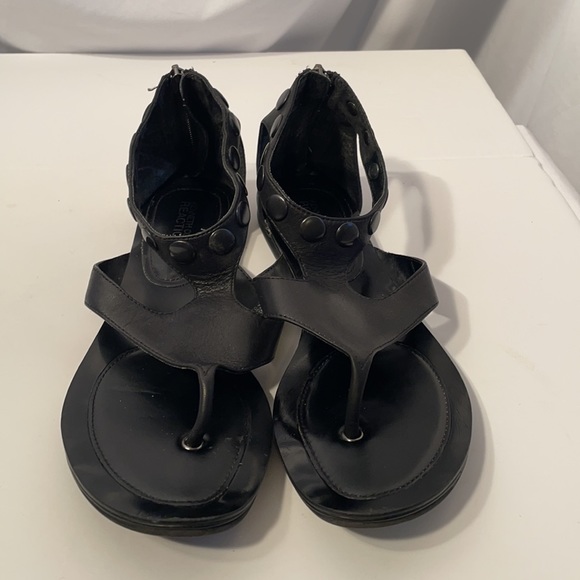 Kenneth Cole Reaction Gem-Nastics Sandals - Picture 3 of 7